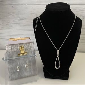 Elegant style Rhinestone Necklace and Earrings set.